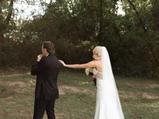 Peyton & Derek (Photography: Valerie Thompson Photography)