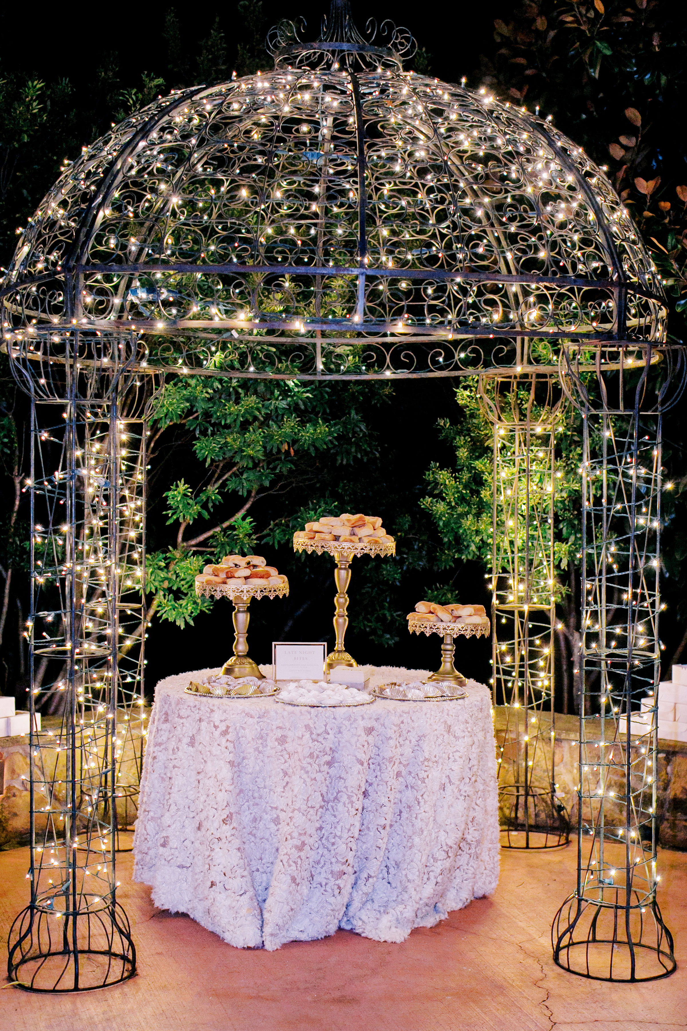 Emily + Nick (Photography: Mustard Seed Photography)