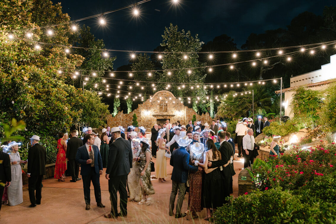 (Photo courtesy of Veil &amp; Vow Photography)